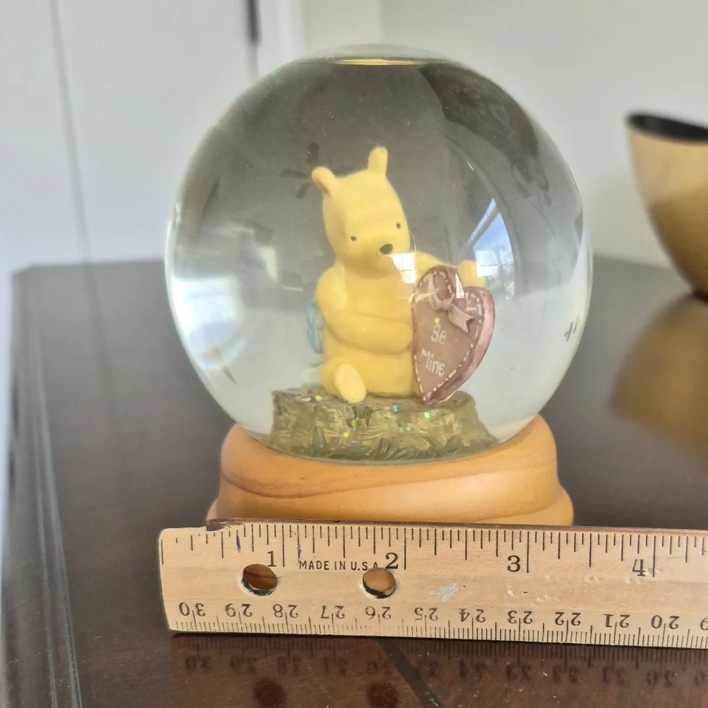 Disney Snow Globe Winnie The Pooh Valentine's Day 
